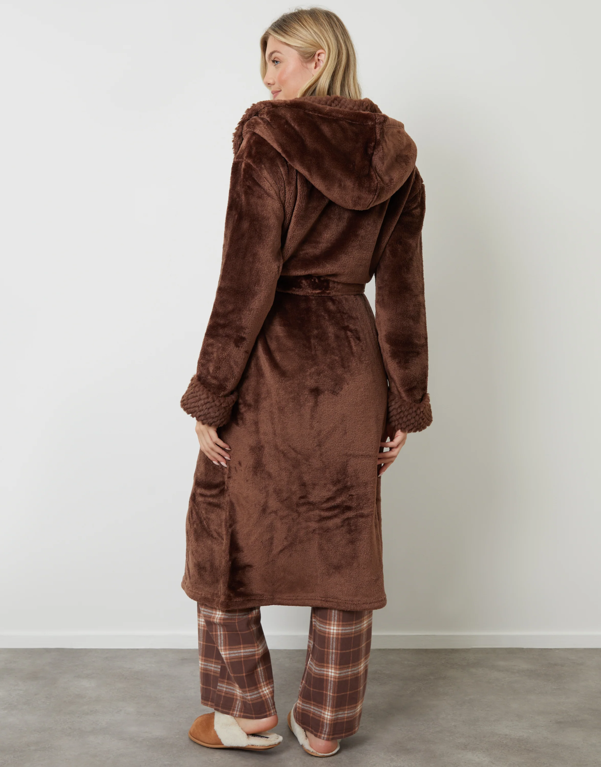 Galuxia Women's Chocolate Brown Soft Faux Fur Trim Dressing Gown - Image 2